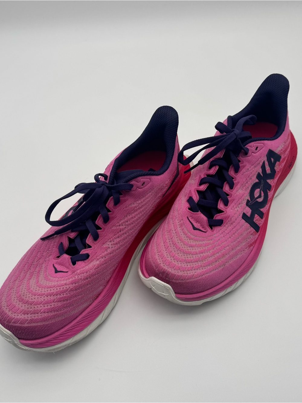 Hoka March 5 women’s size 9B Raspberry/Strawberry